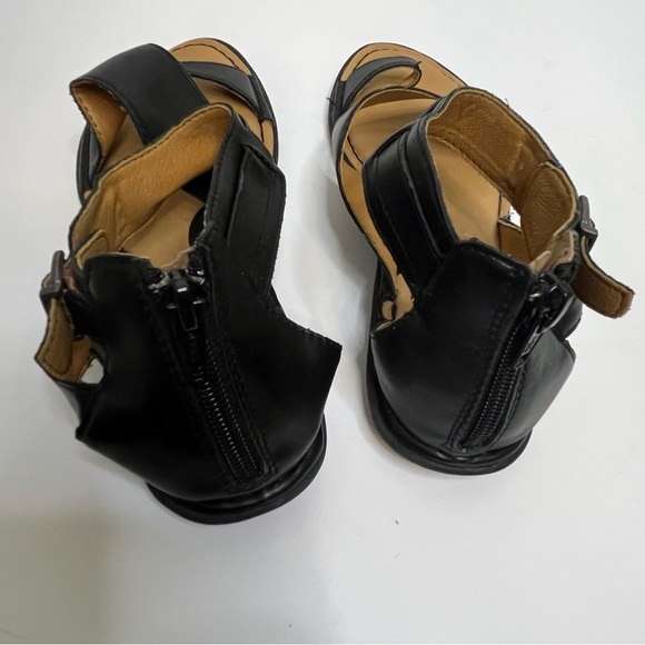 b.o.c. Leila Black and Tan Gladiator Sandals Women's Size 6 - Picture 4 of 13